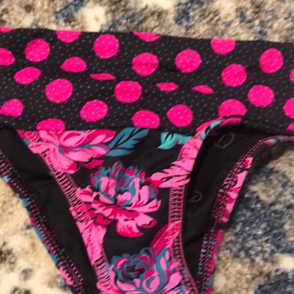 Bathing suit - Picture 2 of 3